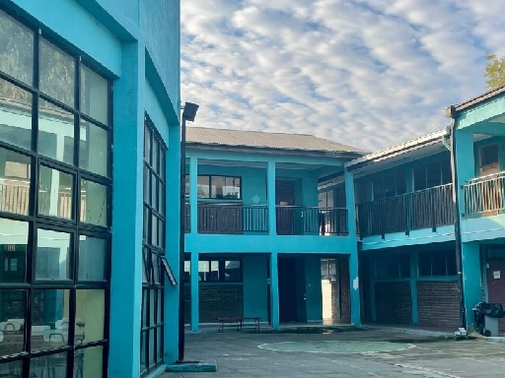 Patio e instalaciones del Instituto San Vicente de Tagua Tagua